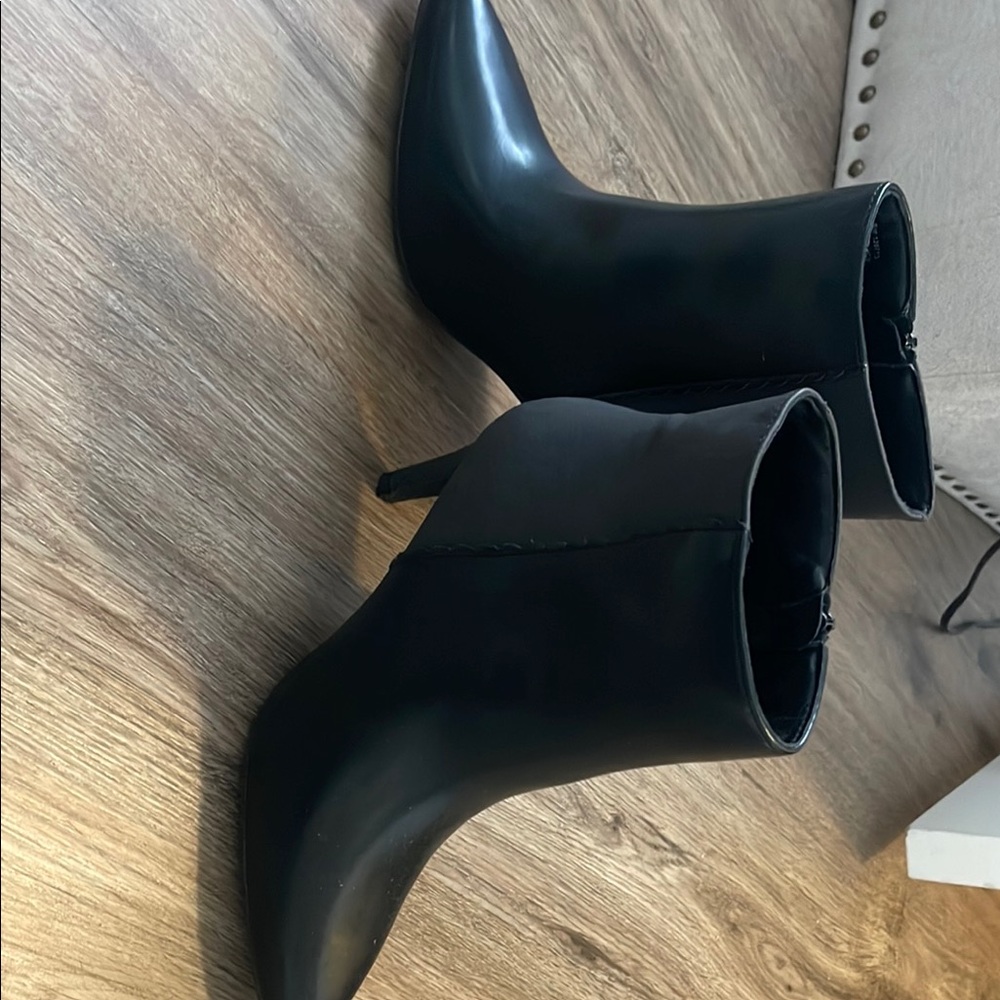 Elegant Black Ankle Boots